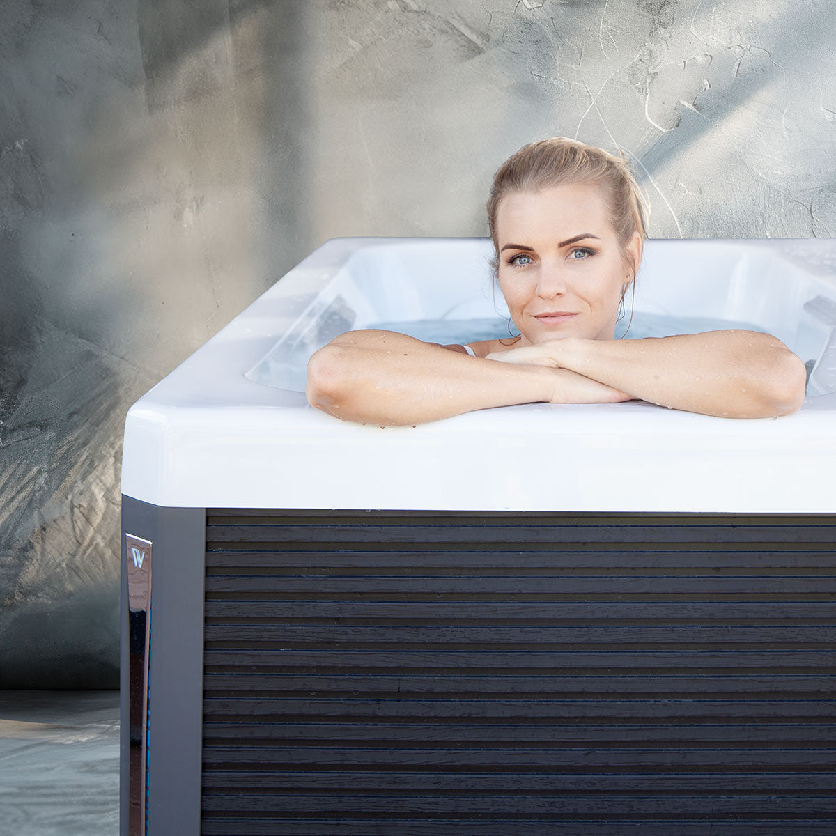Iceland Duo Cold Plunge and Hot Tub lifestyle with Anna Karasz