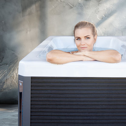 Iceland Duo Cold Plunge and Hot Tub lifestyle with Anna Karasz